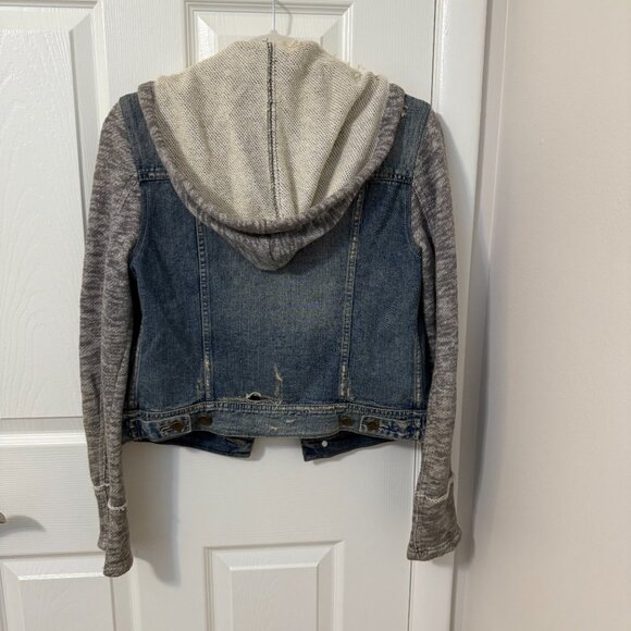Free People Distressed Jean Jacket Women's Small - Picture 3 of 16